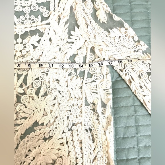 Beautiful lace semi sheer long sleeve blouse, floral embroidery, size M - Picture 5 of 8